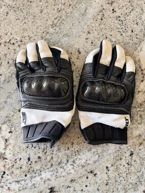 BILT Men’s Motorcycle Gloves 2XL Black White Carbon Fiber Armor